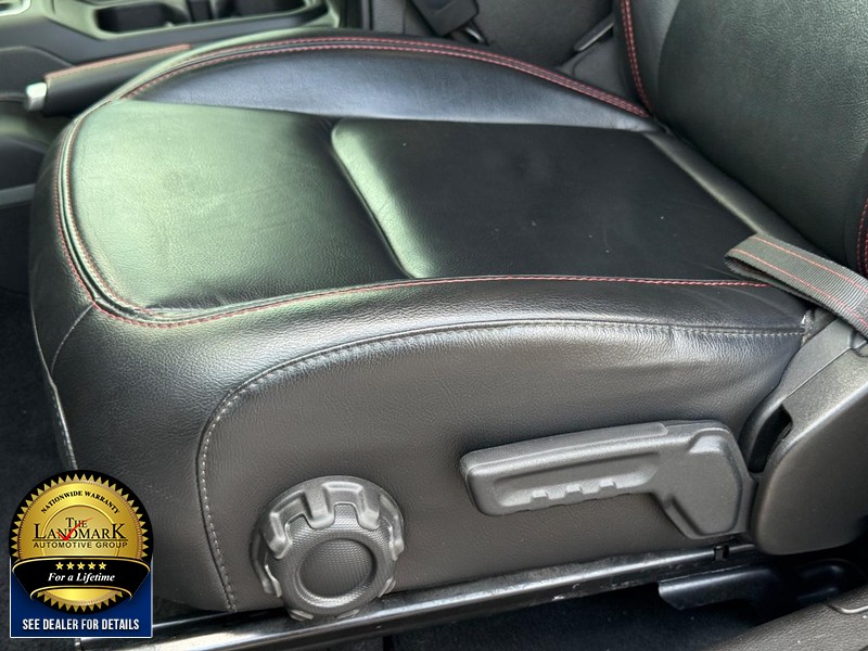 Jeep Wrangler Vehicle Full-screen Gallery Image 26