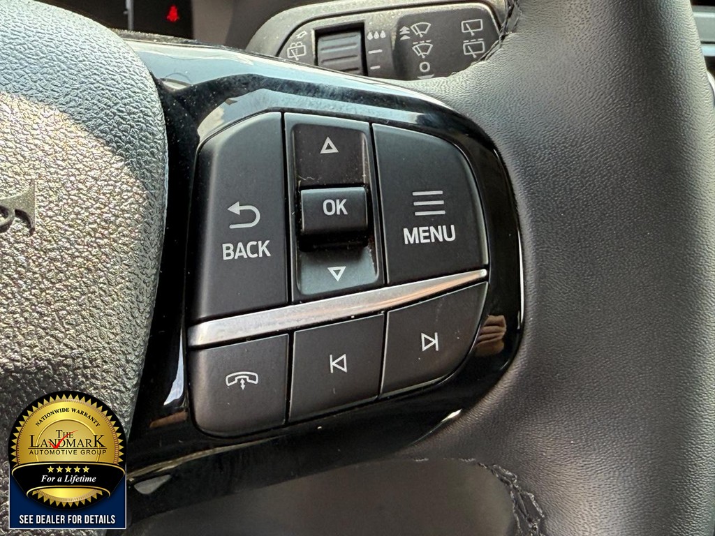 Ford Escape Vehicle Full-screen Gallery Image 11