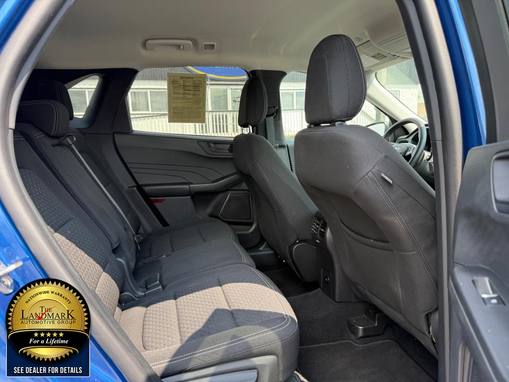 Ford Escape Vehicle Full-screen Gallery Image 14