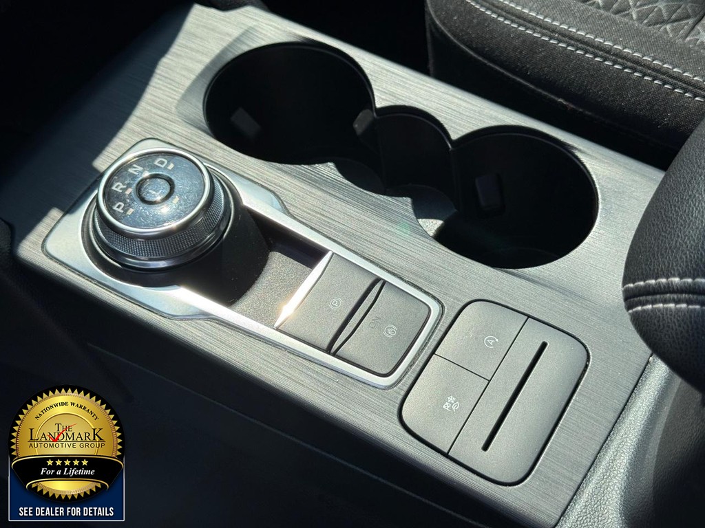 Ford Escape Vehicle Full-screen Gallery Image 24