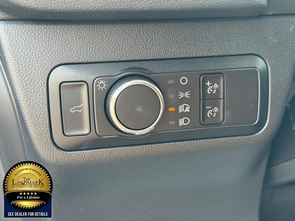 Ford Escape Vehicle Full-screen Gallery Image 25