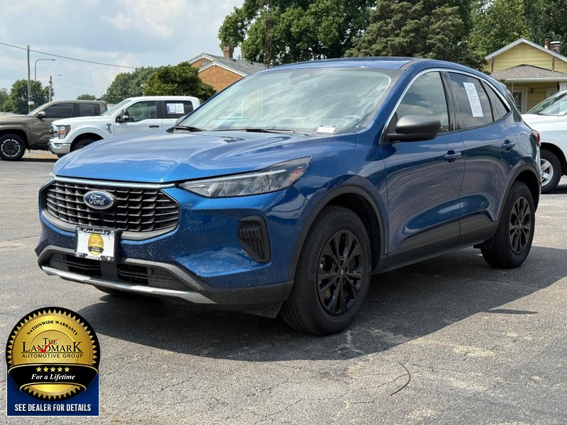 Ford Escape Vehicle Full-screen Gallery Image 8