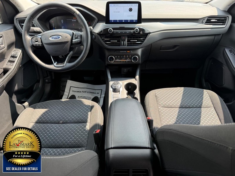 Ford Escape Vehicle Full-screen Gallery Image 11