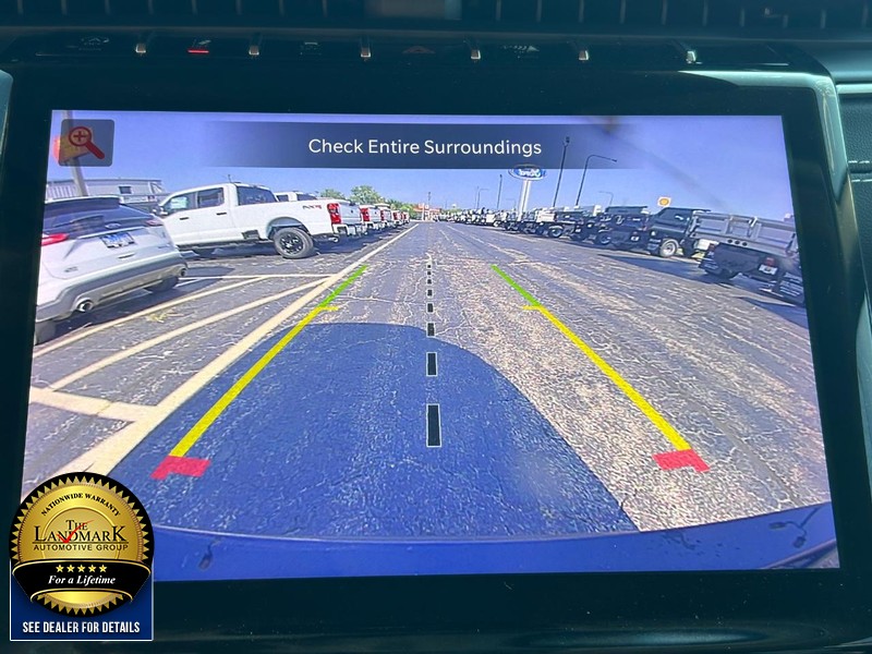 Jeep Grand Cherokee L Vehicle Full-screen Gallery Image 12