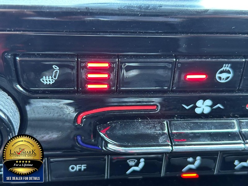 Jeep Grand Cherokee L Vehicle Full-screen Gallery Image 13