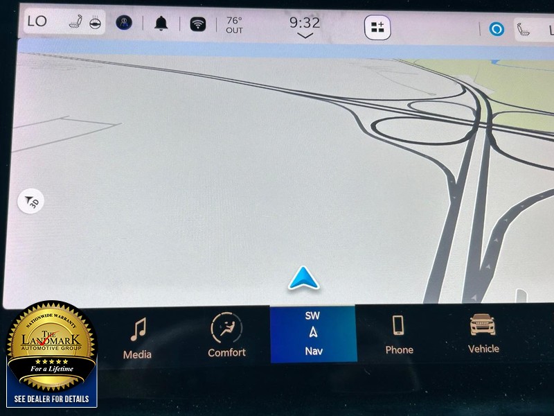 Jeep Grand Cherokee L Vehicle Full-screen Gallery Image 14