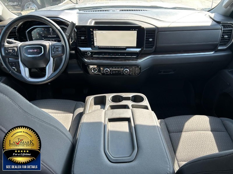 GMC Sierra 1500 Vehicle Full-screen Gallery Image 18