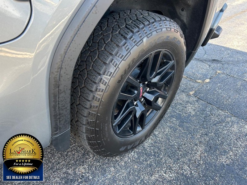 GMC Sierra 1500 Vehicle Full-screen Gallery Image 22