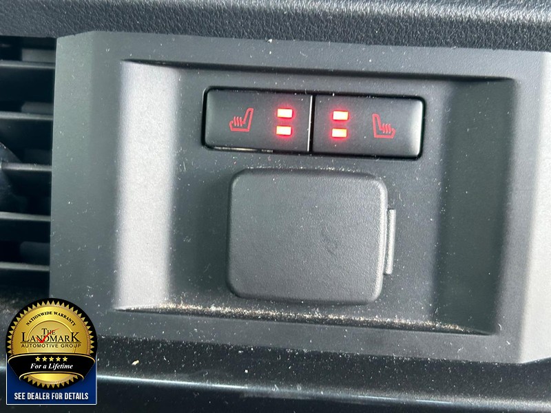 Ford F-150 Vehicle Full-screen Gallery Image 17