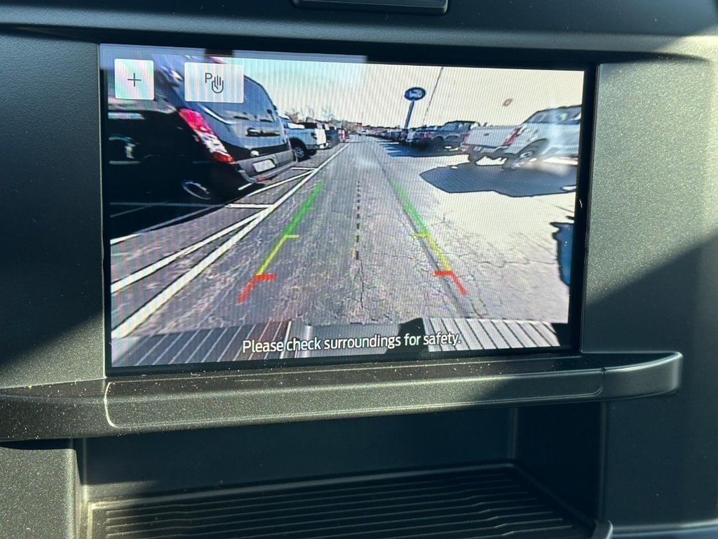 Ford Super Duty F-350 SRW Vehicle Full-screen Gallery Image 12