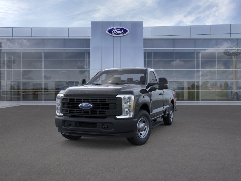 Ford Super Duty F-350 SRW Vehicle Full-screen Gallery Image 2