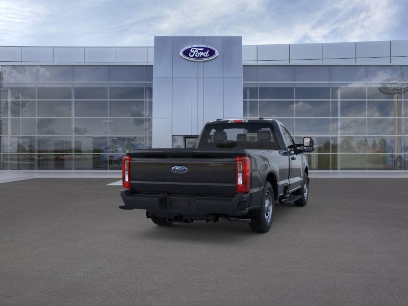 Ford Super Duty F-350 SRW Vehicle Full-screen Gallery Image 8