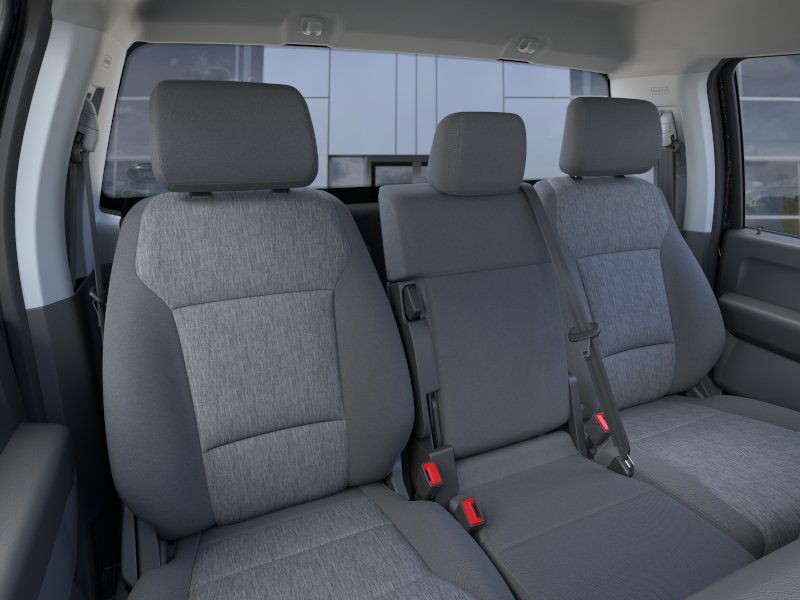 Ford Super Duty F-350 SRW Vehicle Full-screen Gallery Image 10