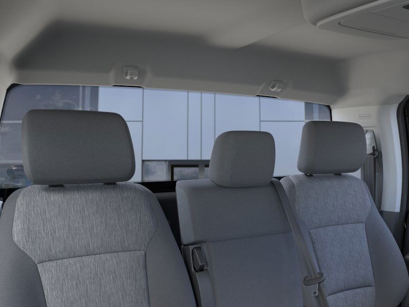 Ford Super Duty F-350 SRW Vehicle Full-screen Gallery Image 22