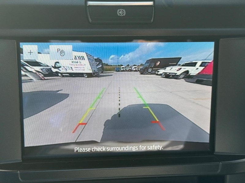 Ford Super Duty F-350 SRW Vehicle Full-screen Gallery Image 29