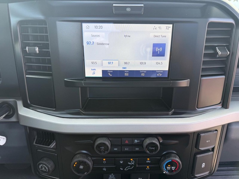 Ford Super Duty F-350 SRW Vehicle Full-screen Gallery Image 33