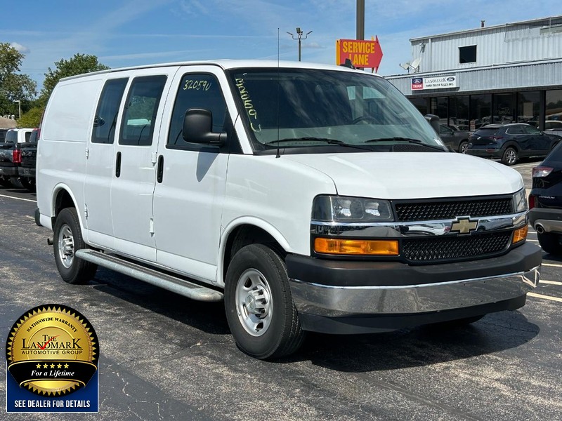 Chevrolet Express Cargo Van Vehicle Full-screen Gallery Image 2