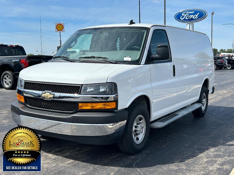 Chevrolet Express Cargo Van Vehicle Full-screen Gallery Image 5