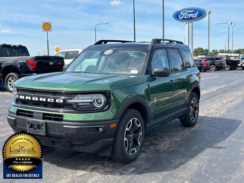 Ford Bronco Sport Vehicle Full-screen Gallery Image 5