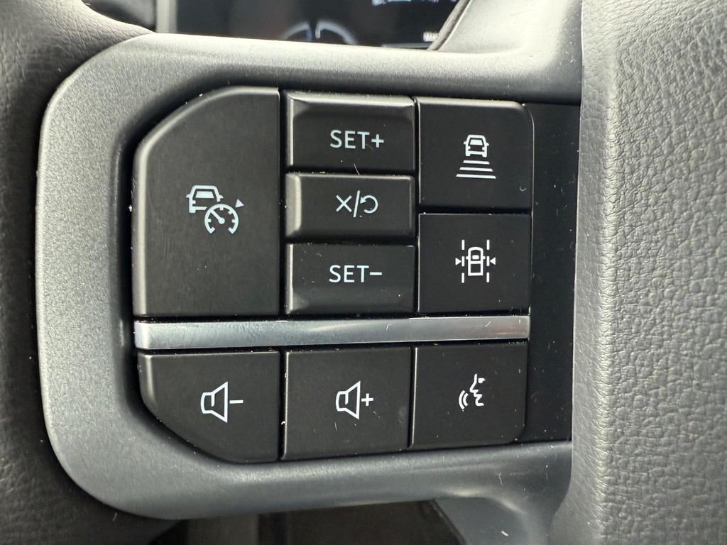 Ford F-150 Lightning Vehicle Full-screen Gallery Image 6