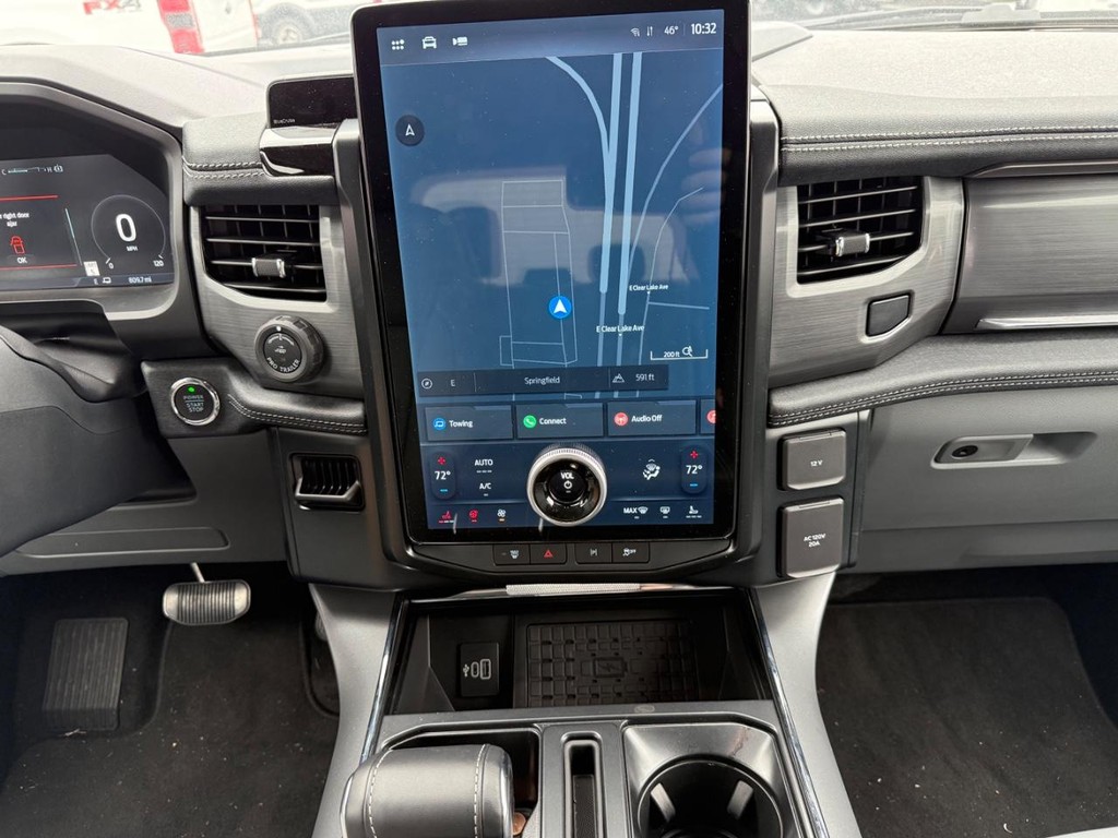 Ford F-150 Lightning Vehicle Full-screen Gallery Image 14