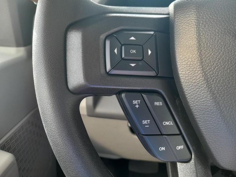 Ford E-Series Cutaway Vehicle Full-screen Gallery Image 6