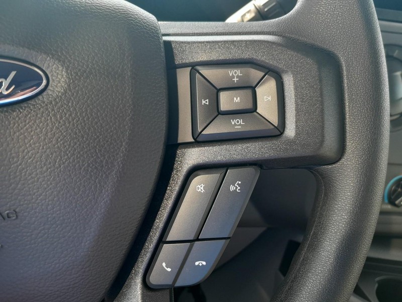 Ford E-Series Cutaway Vehicle Full-screen Gallery Image 7