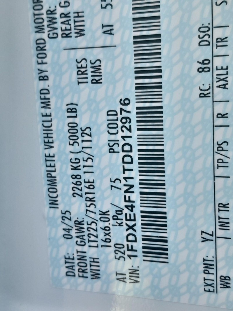 Ford E-Series Cutaway Vehicle Full-screen Gallery Image 14