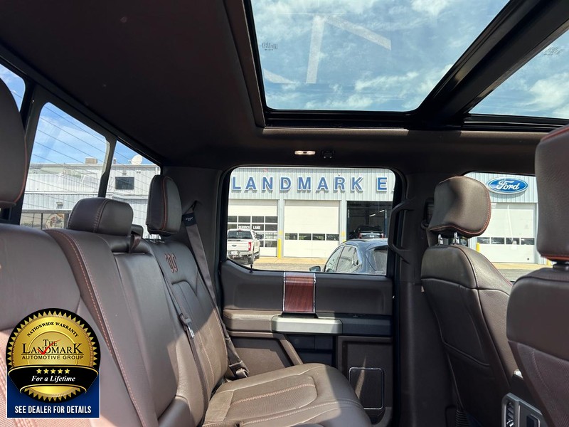 Ford F-150 Vehicle Full-screen Gallery Image 16