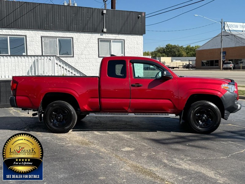 Toyota Tacoma 2WD Vehicle Full-screen Gallery Image 02