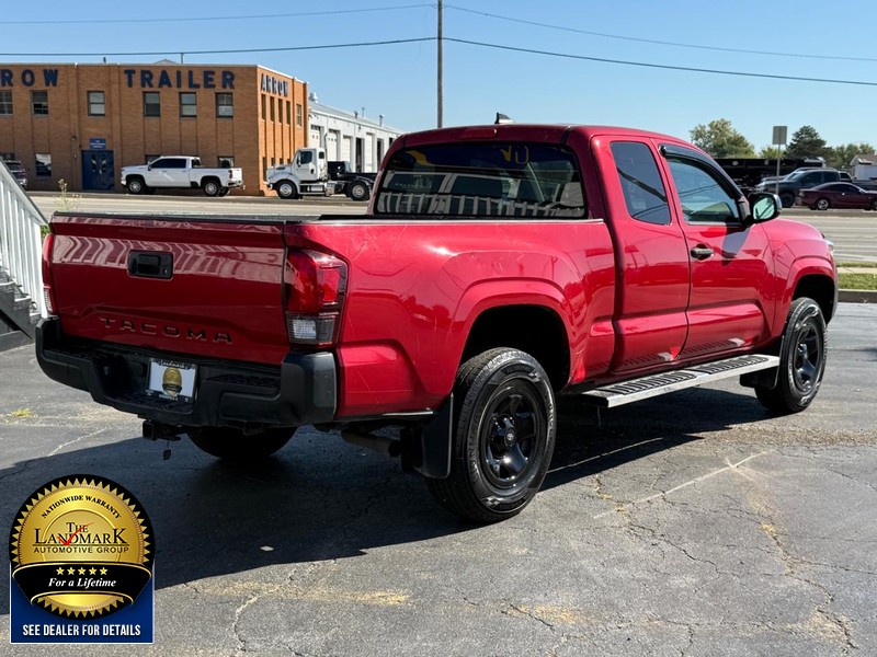 Toyota Tacoma 2WD Vehicle Full-screen Gallery Image 03