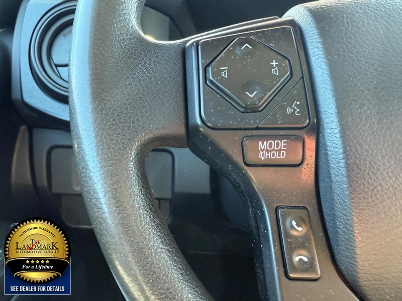 Toyota Tacoma 2WD Vehicle Full-screen Gallery Image 10