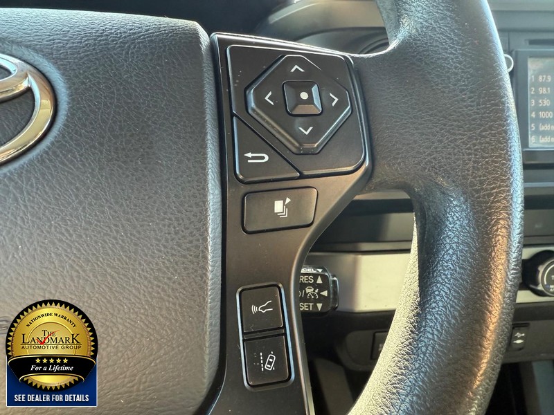 Toyota Tacoma 2WD Vehicle Full-screen Gallery Image 11