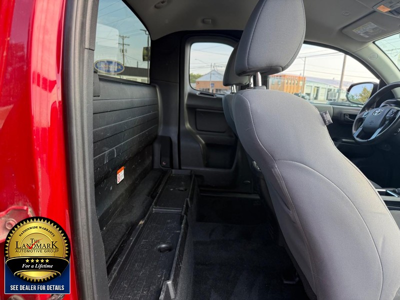 Toyota Tacoma 2WD Vehicle Full-screen Gallery Image 14