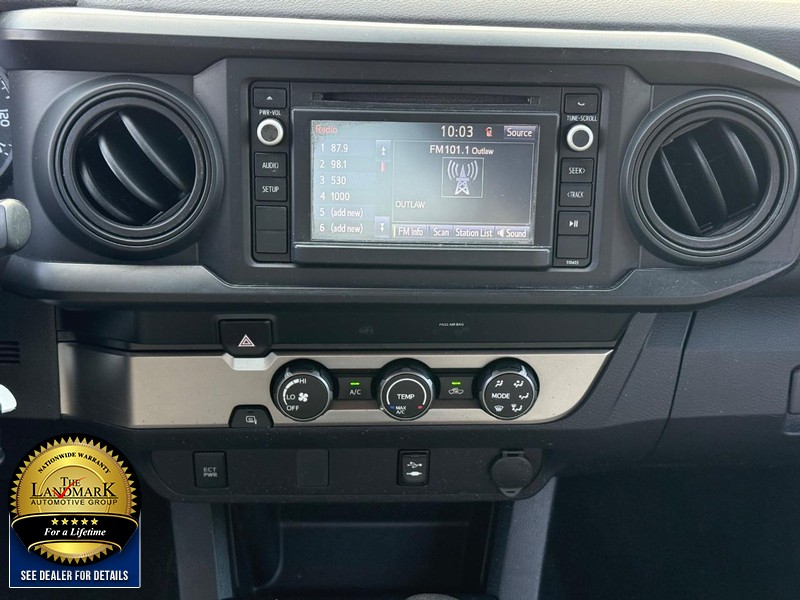 Toyota Tacoma 2WD Vehicle Full-screen Gallery Image 17