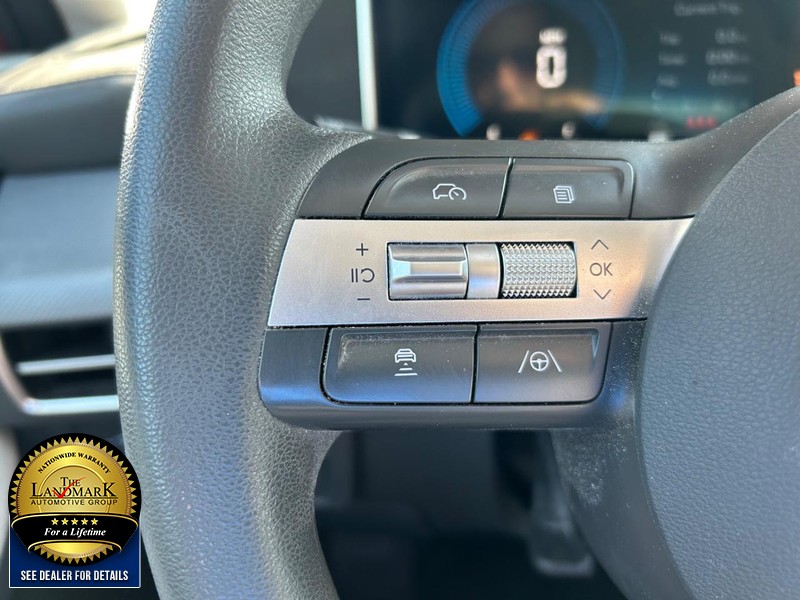 Hyundai Sonata Vehicle Full-screen Gallery Image 10