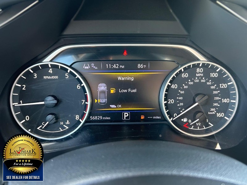 Nissan Murano Vehicle Full-screen Gallery Image 12