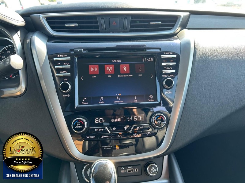 Nissan Murano Vehicle Full-screen Gallery Image 18