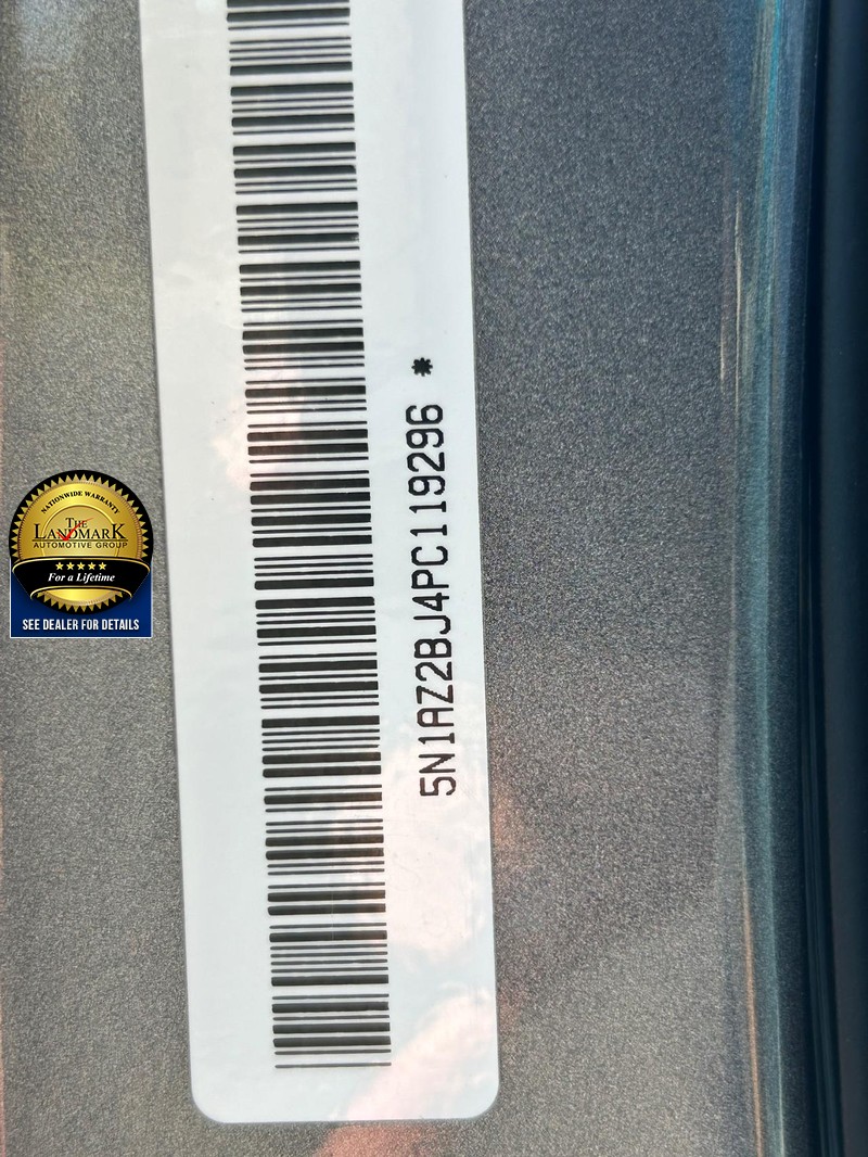 Nissan Murano Vehicle Full-screen Gallery Image 21