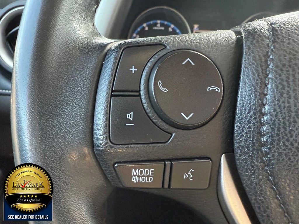 Toyota RAV4 Vehicle Full-screen Gallery Image 10