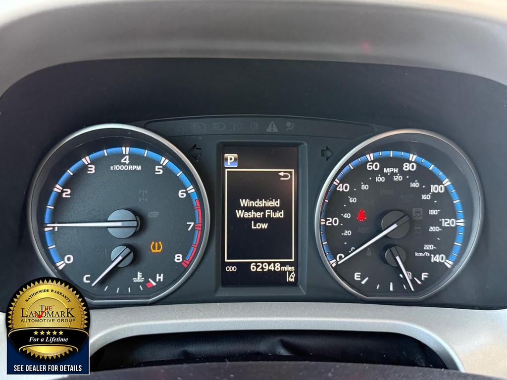 Toyota RAV4 Vehicle Full-screen Gallery Image 12