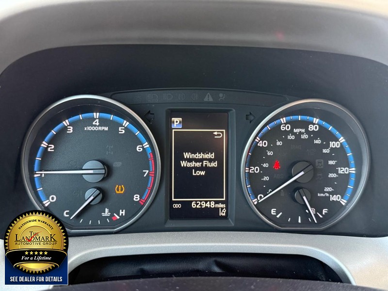 Toyota RAV4 Vehicle Full-screen Gallery Image 12