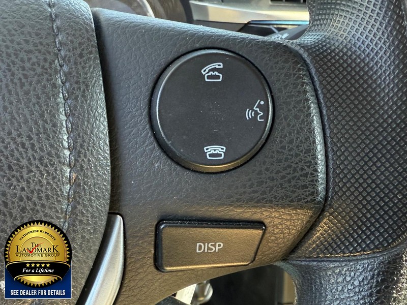 Toyota Corolla Vehicle Full-screen Gallery Image 11