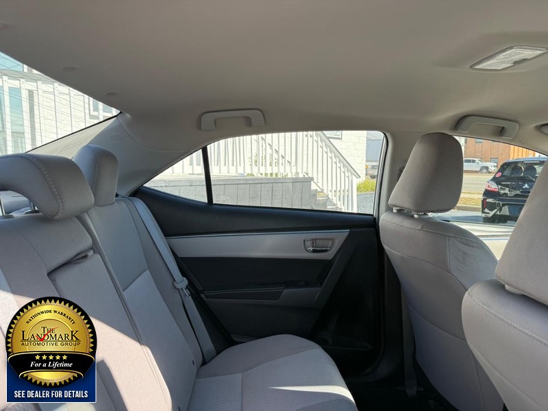 Toyota Corolla Vehicle Full-screen Gallery Image 14