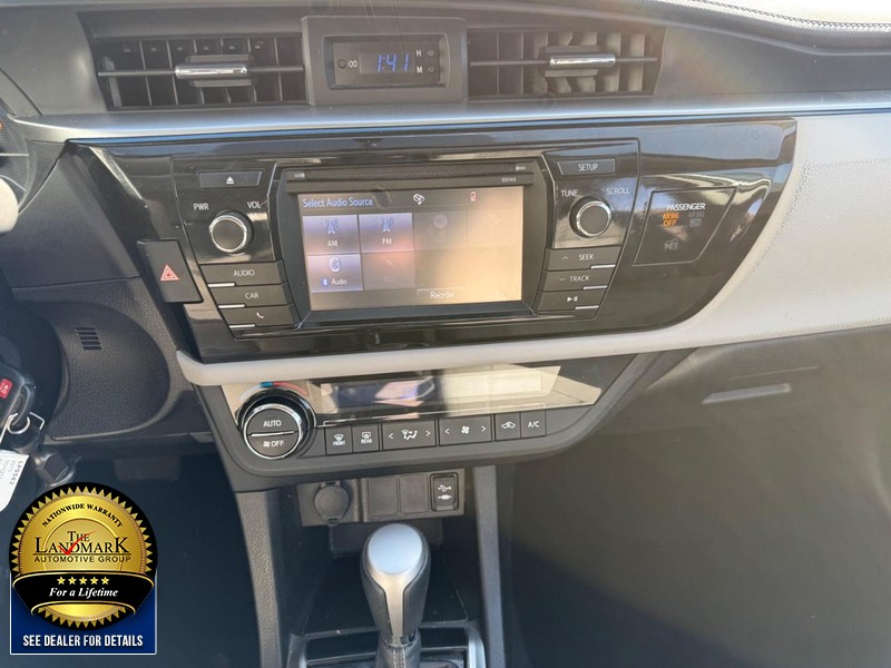 Toyota Corolla Vehicle Full-screen Gallery Image 17