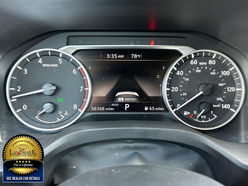 Nissan Rogue Vehicle Full-screen Gallery Image 12