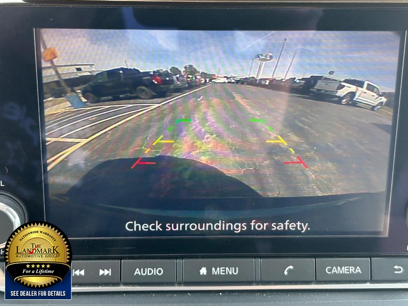 Nissan Rogue Vehicle Full-screen Gallery Image 13