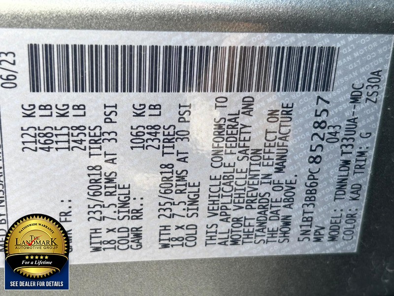 Nissan Rogue Vehicle Full-screen Gallery Image 20