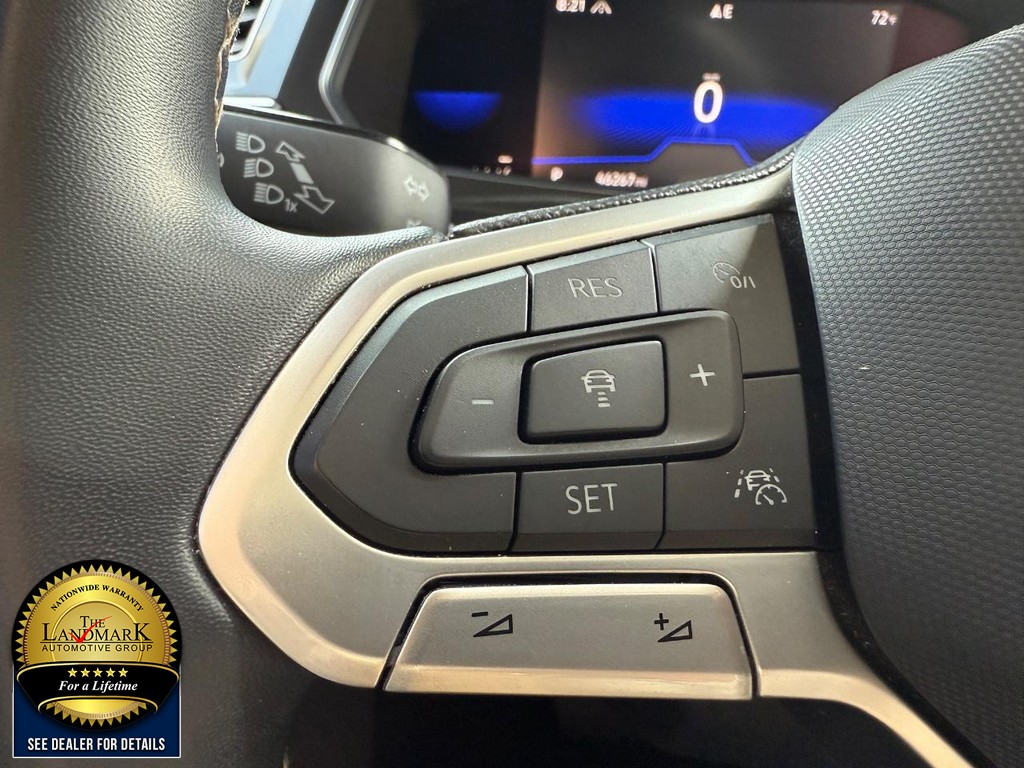 Volkswagen Tiguan Vehicle Full-screen Gallery Image 10