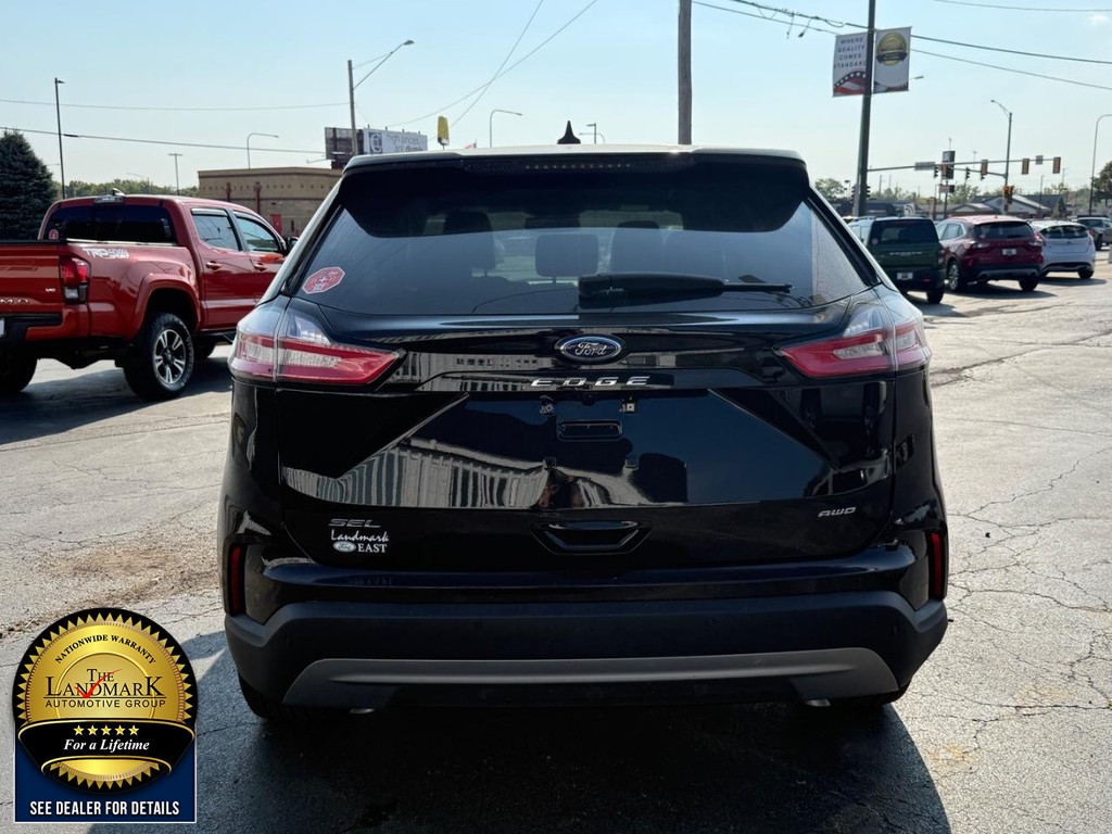 Ford Edge Vehicle Full-screen Gallery Image 06